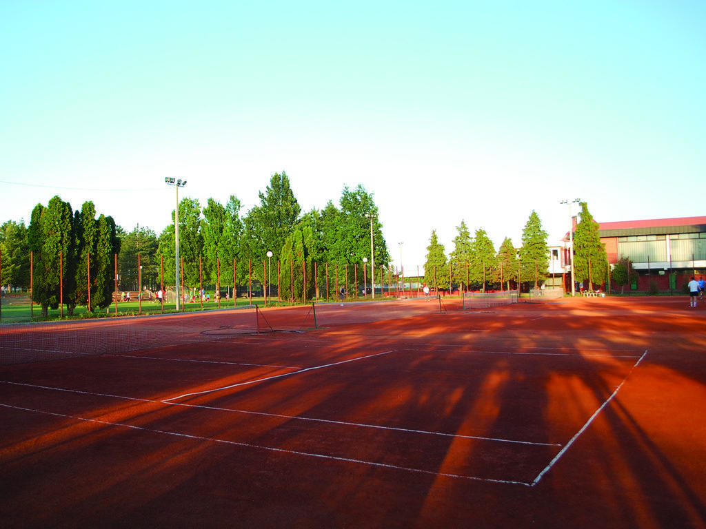 Holiday Park Cfk Vrbas Buitenkant foto